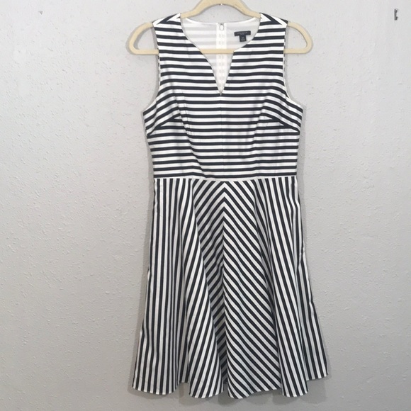 Ann Taylor Black & White Stripe Full Circle Skirt Sleeveless Dress size 6P - Picture 1 of 10